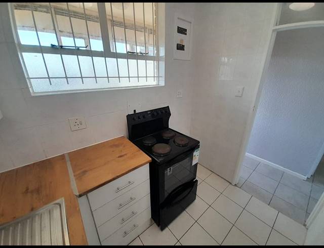 1 BEDROOM PROPERTY TO RENT IN LOEVENSTEIN